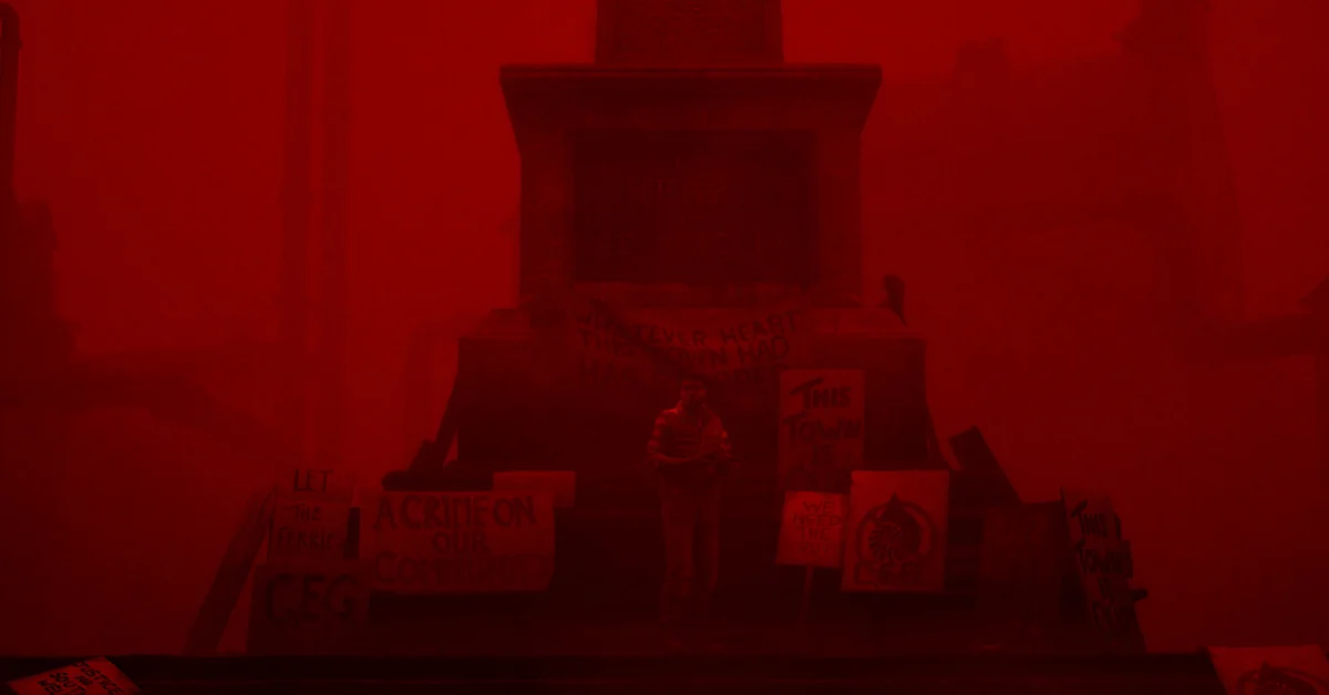 The St. Amelia town monument bathed in red light in Silent Hill Townfall